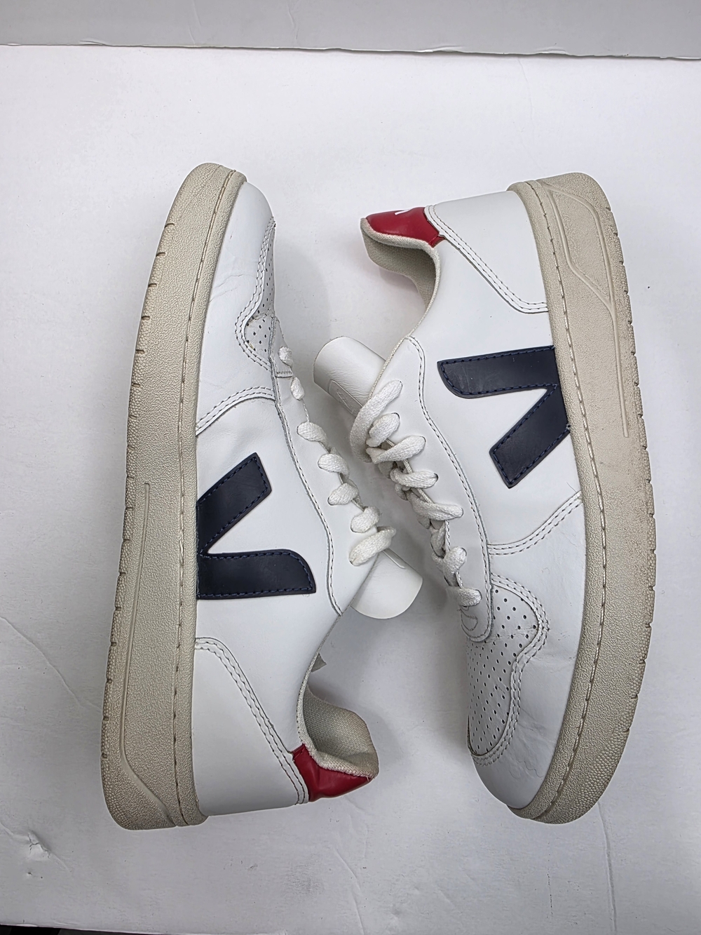 Veja V-10 LEATHER WHITE NAUTICO PEKIN Womens Size 9, Mens Size 7, UNISEX